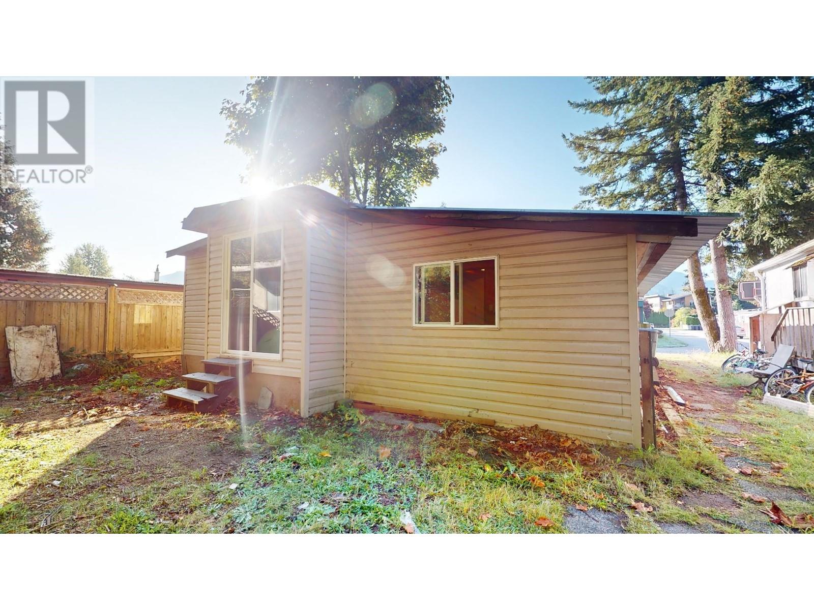 For sale 31 40157 GOVERNMENT ROAD, Squamish, British Columbia V0N1T0