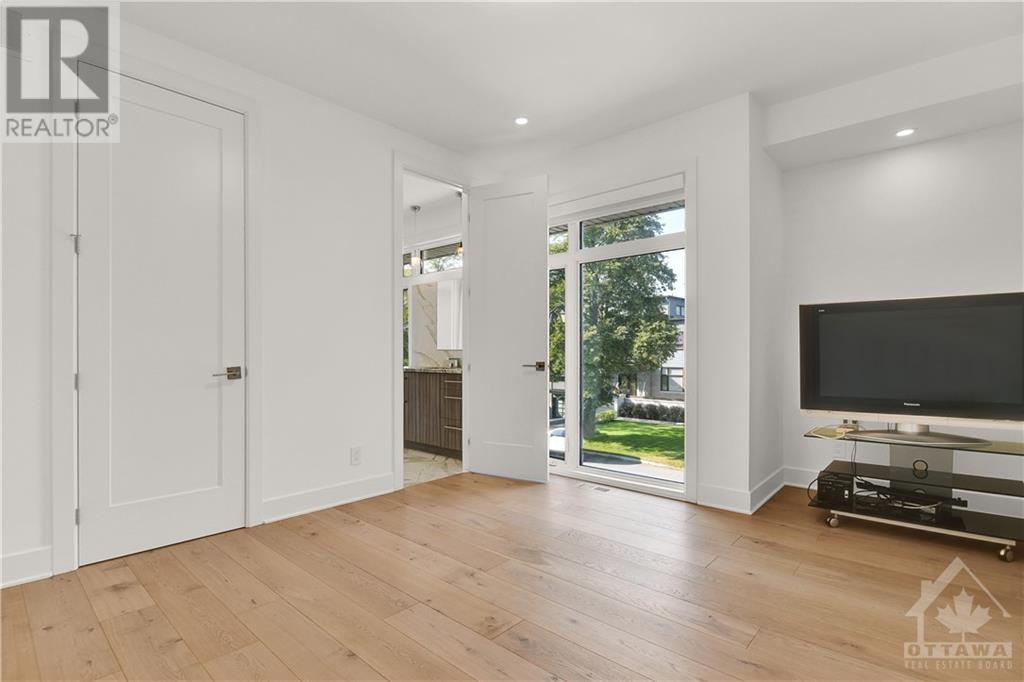 For sale 320 CRESTVIEW ROAD, Ottawa, Ontario K1H5G6 1360520 REALTOR.ca