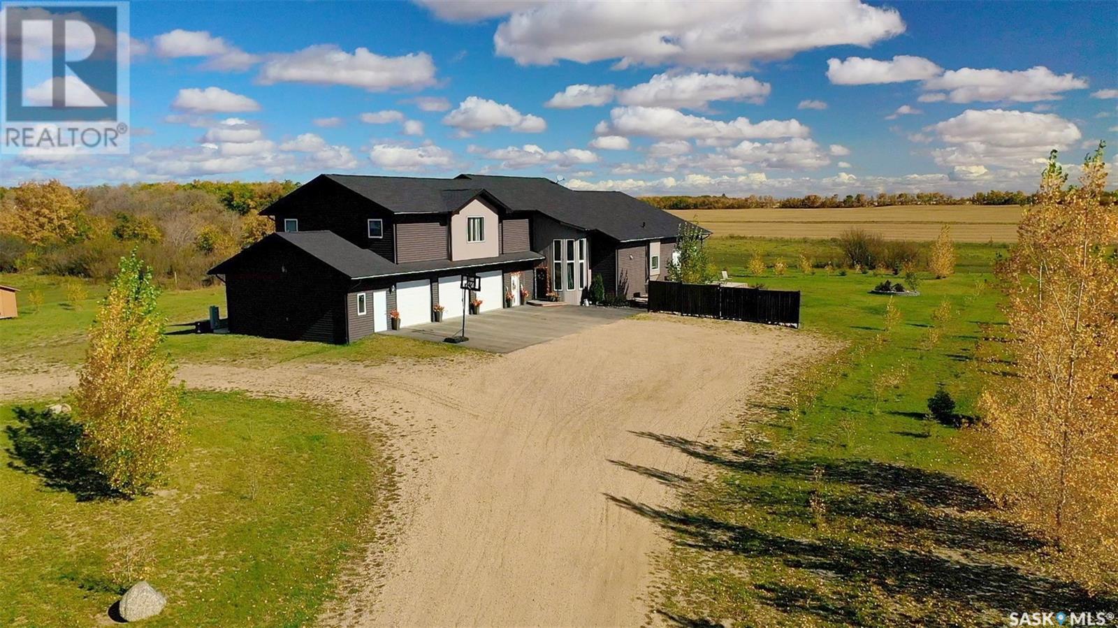 For sale Comfort Acreage, Wadena, Saskatchewan S0A4J0 SK947297