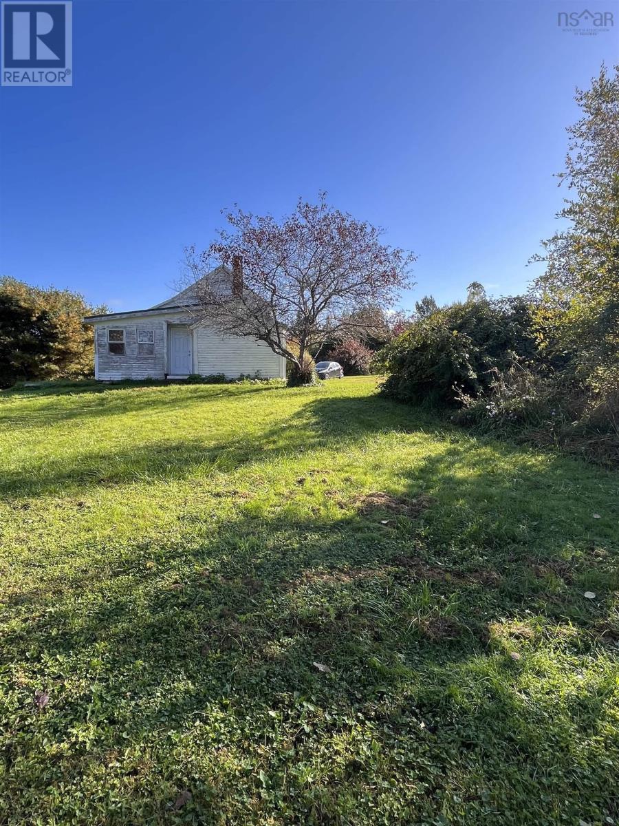 For sale 361 Highway 1, Deep Brook, Nova Scotia B0S1J0 202321605