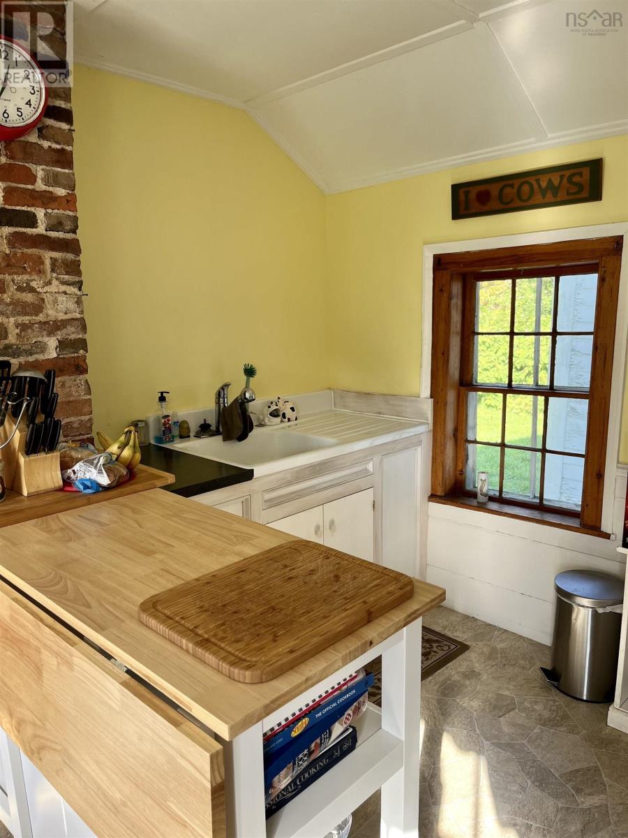 For sale 361 Highway 1, Deep Brook, Nova Scotia B0S1J0 202321605