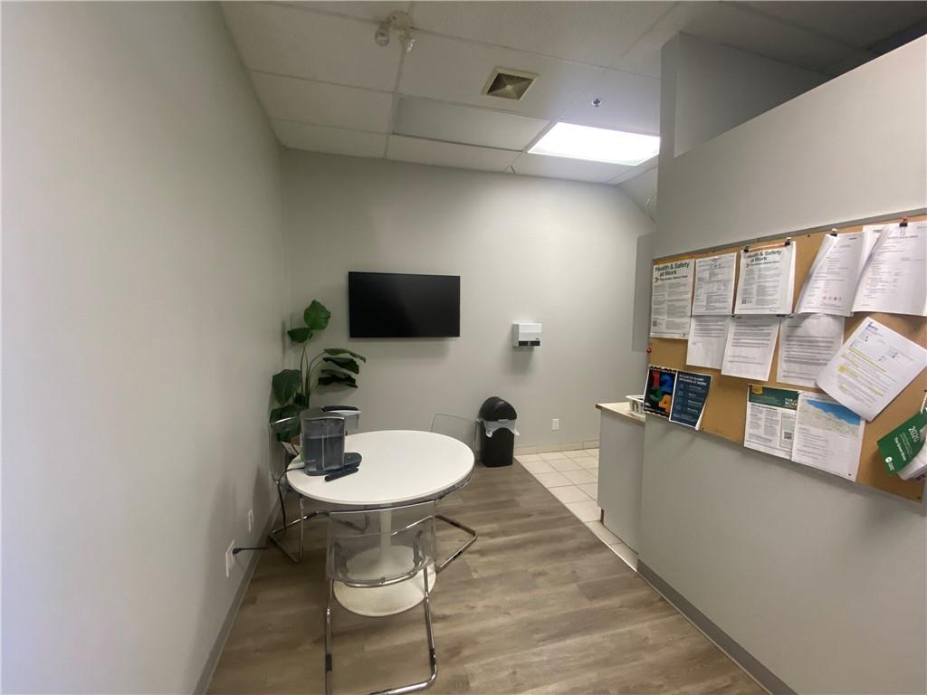 For lease 430 McNeilly Road, Unit 103, Stoney Creek, Ontario L8E5E3