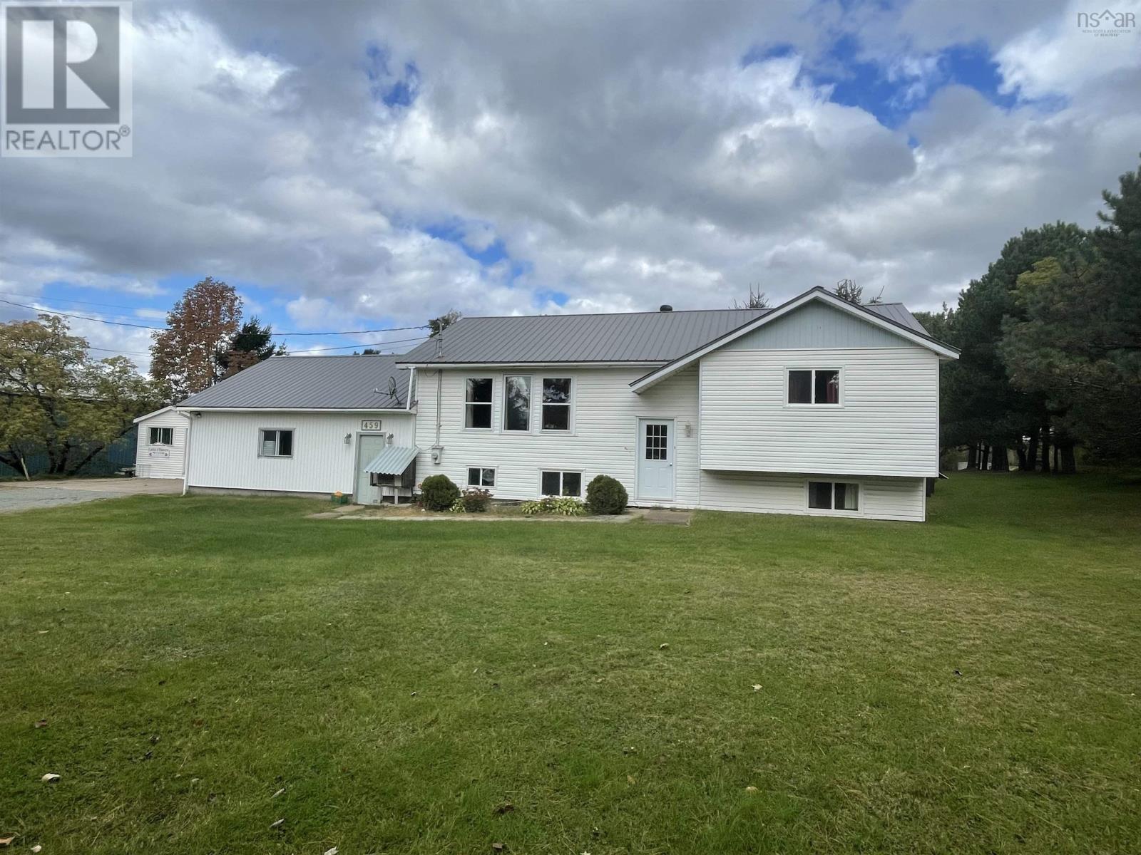 For sale 459 Lower Main St Street, Oxford, Nova Scotia B0M1P0