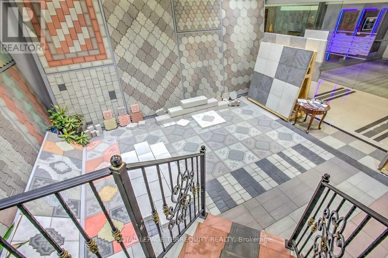 for-sale-252-7250-keele-street-vaughan-concord-ontario-l4k1z8