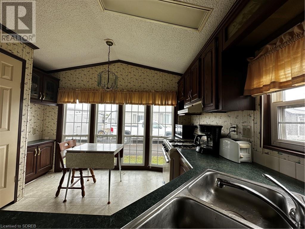 For sale 92 CLUBHOUSE Road Unit 40, Turkey Point, Ontario N0E1T0 40500916 REALTOR.ca