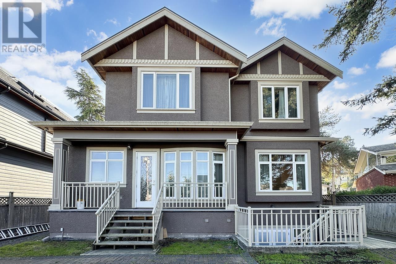 For sale 2817 OLIVER CRESCENT, Vancouver, British Columbia V6L1T1