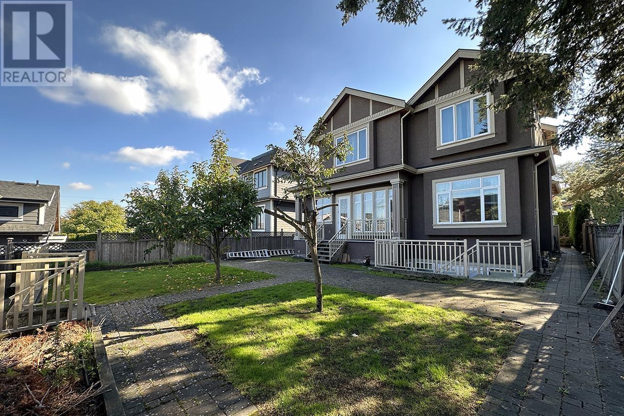 For sale 2817 OLIVER CRESCENT, Vancouver, British Columbia V6L1T1