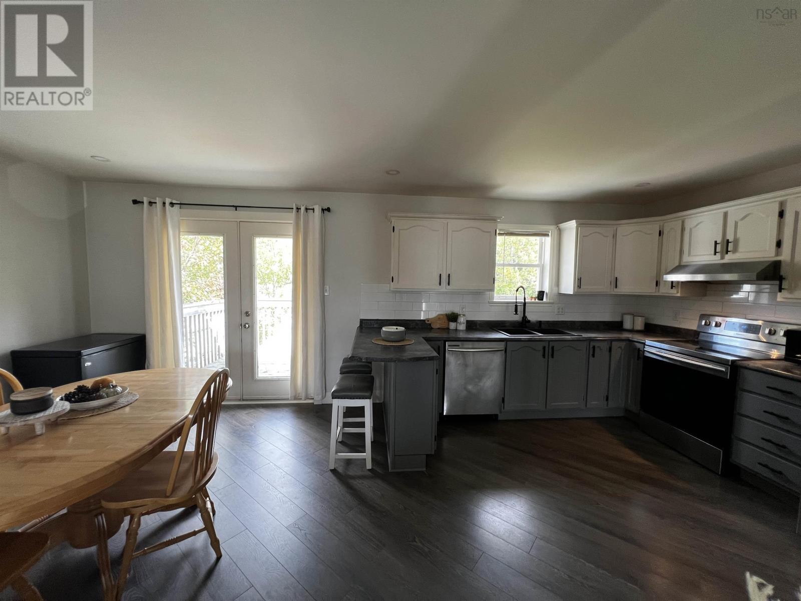 For sale 22 Hemlock Drive, Elmsdale, Nova Scotia B2S1B7 202320439