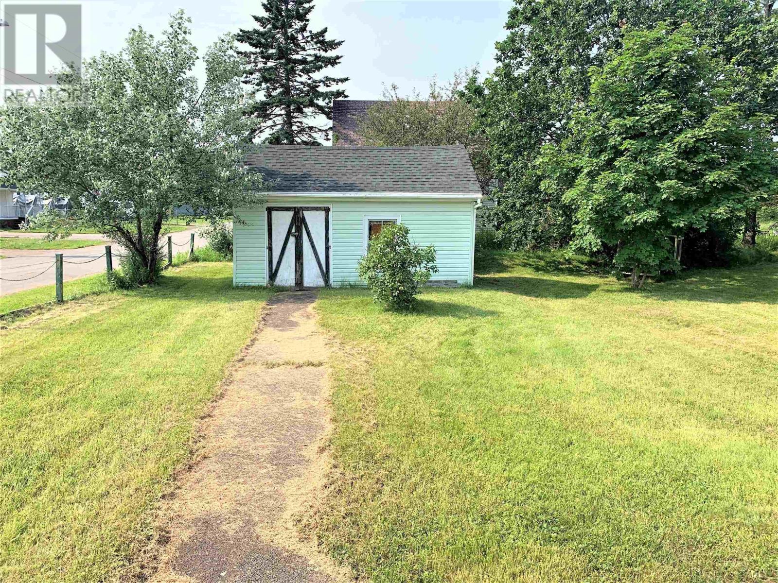 For sale 3842 Eastern Avenue, Parrsboro, Nova Scotia B0M1S0