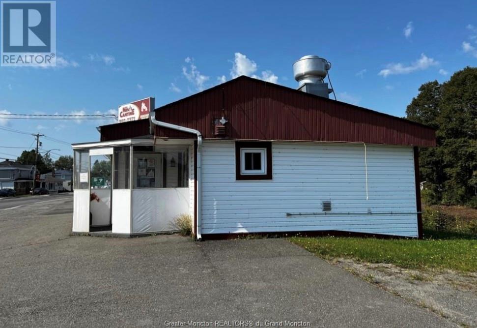 For sale 1983 Commercial ST, SaintFrancois de Madawaska, New Brunswick E7A1S7 M154083
