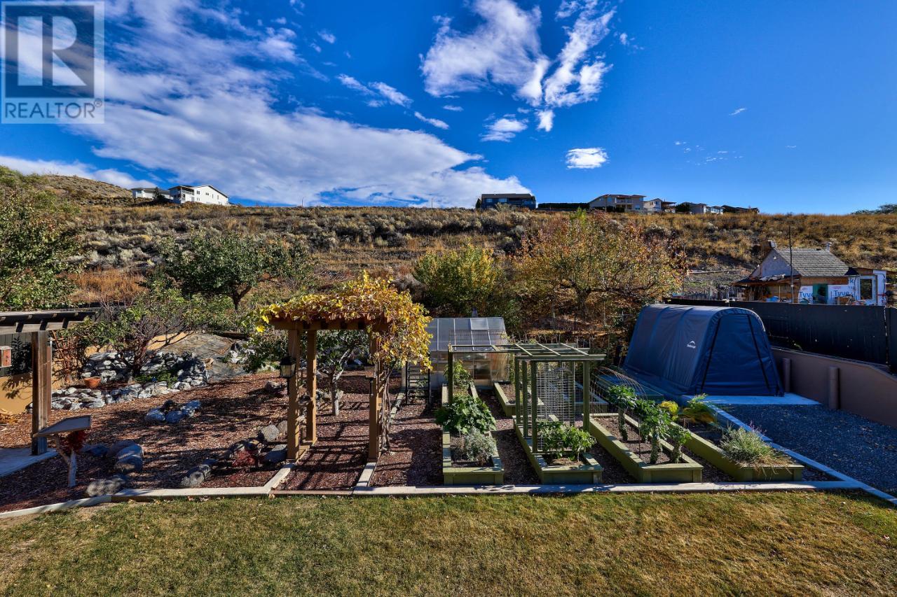 For sale 1153 MACLEAN DRIVE, Cache Creek, British Columbia V0K1H0