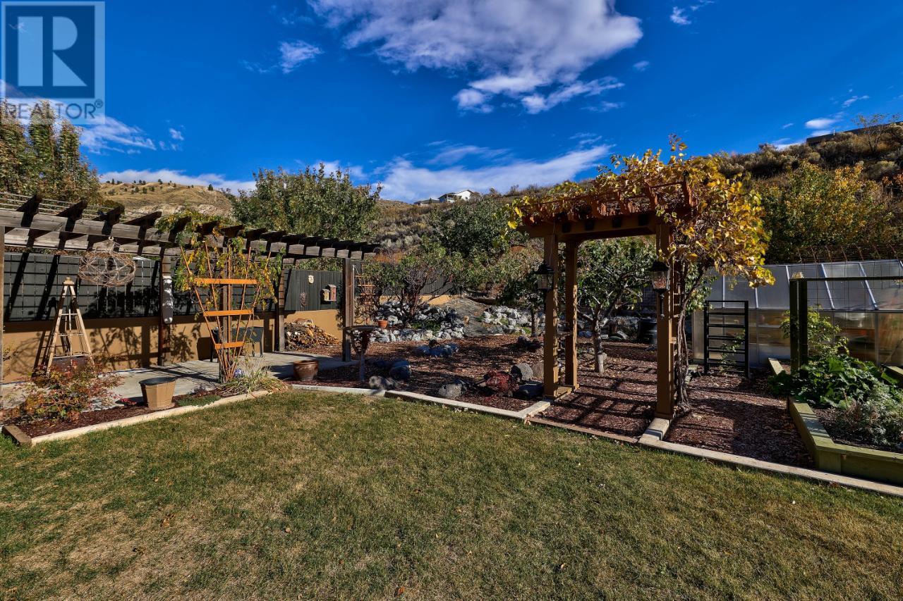 For sale 1153 MACLEAN DRIVE, Cache Creek, British Columbia V0K1H0