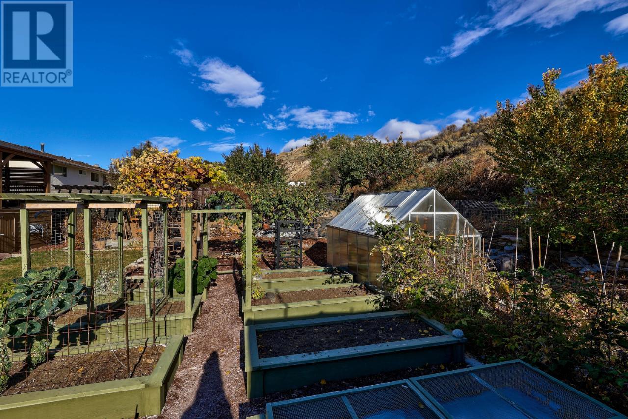 For sale 1153 MACLEAN DRIVE, Cache Creek, British Columbia V0K1H0