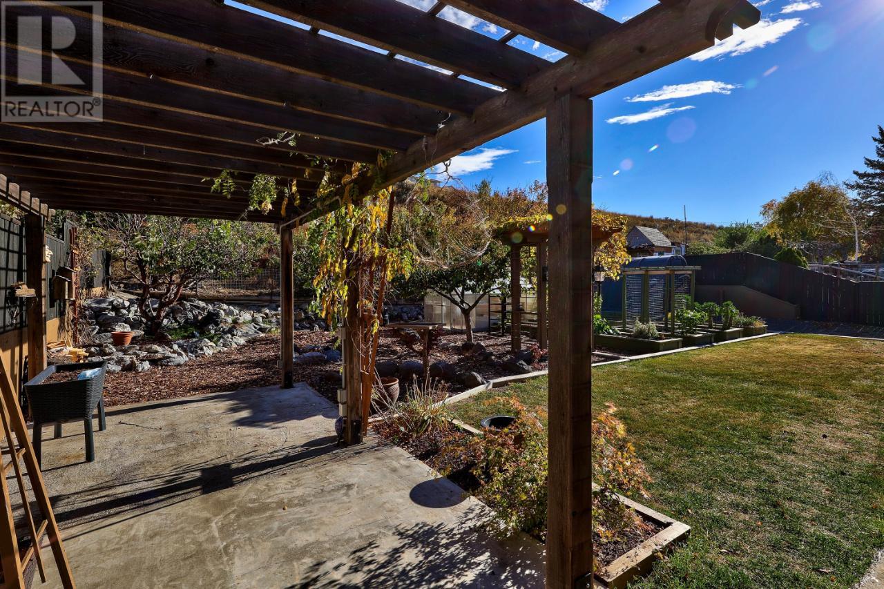 For sale 1153 MACLEAN DRIVE, Cache Creek, British Columbia V0K1H0