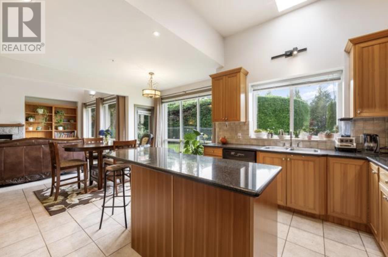 For sale 172 STONEGATE DRIVE, West Vancouver, British Columbia V0N3Z2