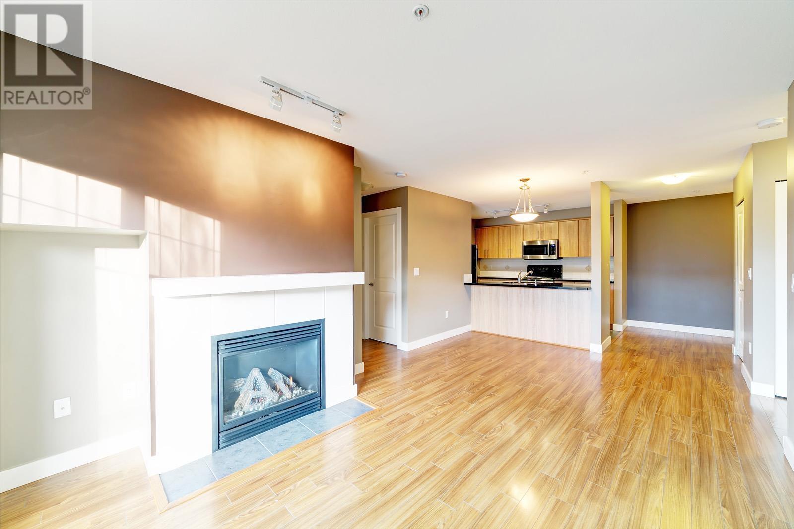 For sale 409 3260 ST JOHNS STREET, Port Moody, British Columbia V3H0B9