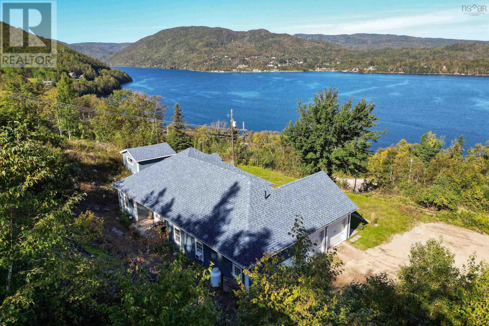 For sale 39170 CABOT TRAIL Road, Ingonish, Nova Scotia B0C1L0