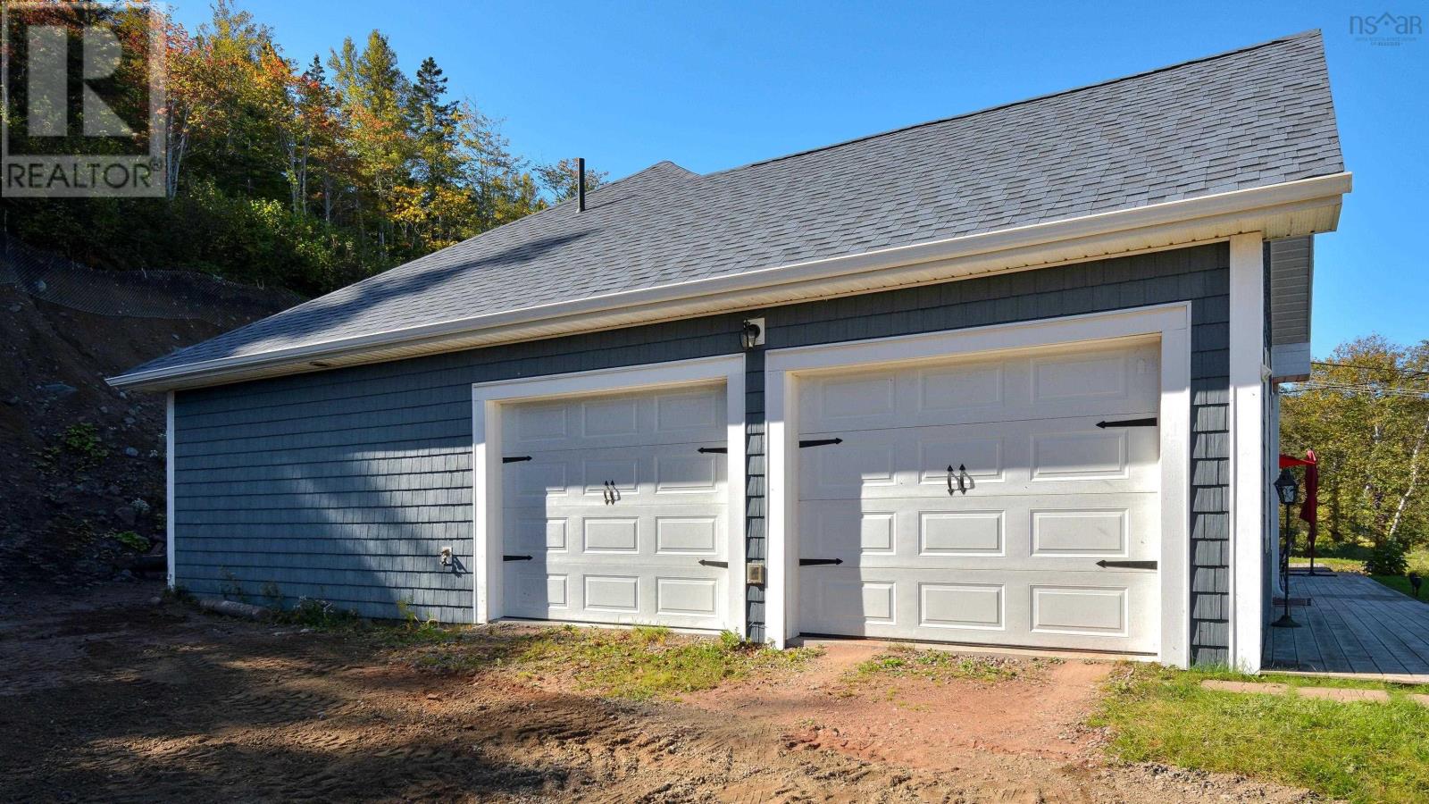 For sale 39170 CABOT TRAIL Road, Ingonish, Nova Scotia B0C1L0