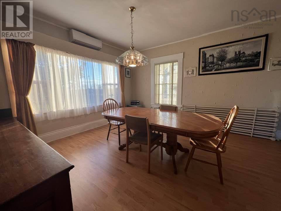 For sale 395 Pleasant Street, Yarmouth, Nova Scotia B5A3P5 202323248