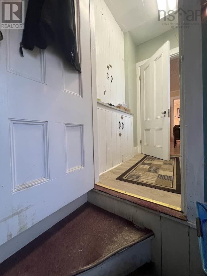 For sale 395 Pleasant Street, Yarmouth, Nova Scotia B5A3P5 202323248