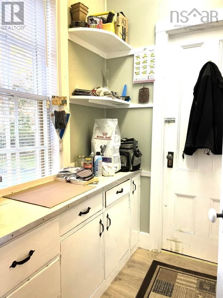 For sale 395 Pleasant Street, Yarmouth, Nova Scotia B5A3P5 202323248