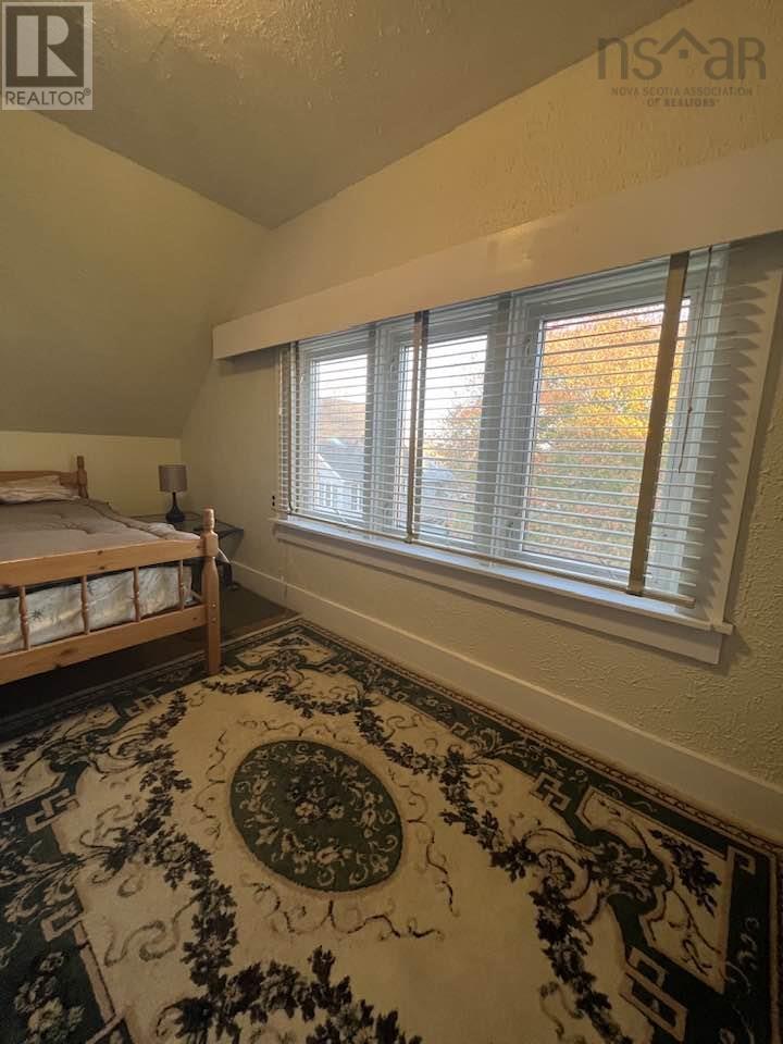 For sale 395 Pleasant Street, Yarmouth, Nova Scotia B5A3P5 202323248