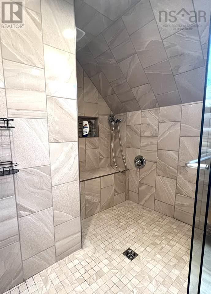 For sale 395 Pleasant Street, Yarmouth, Nova Scotia B5A3P5 202323248