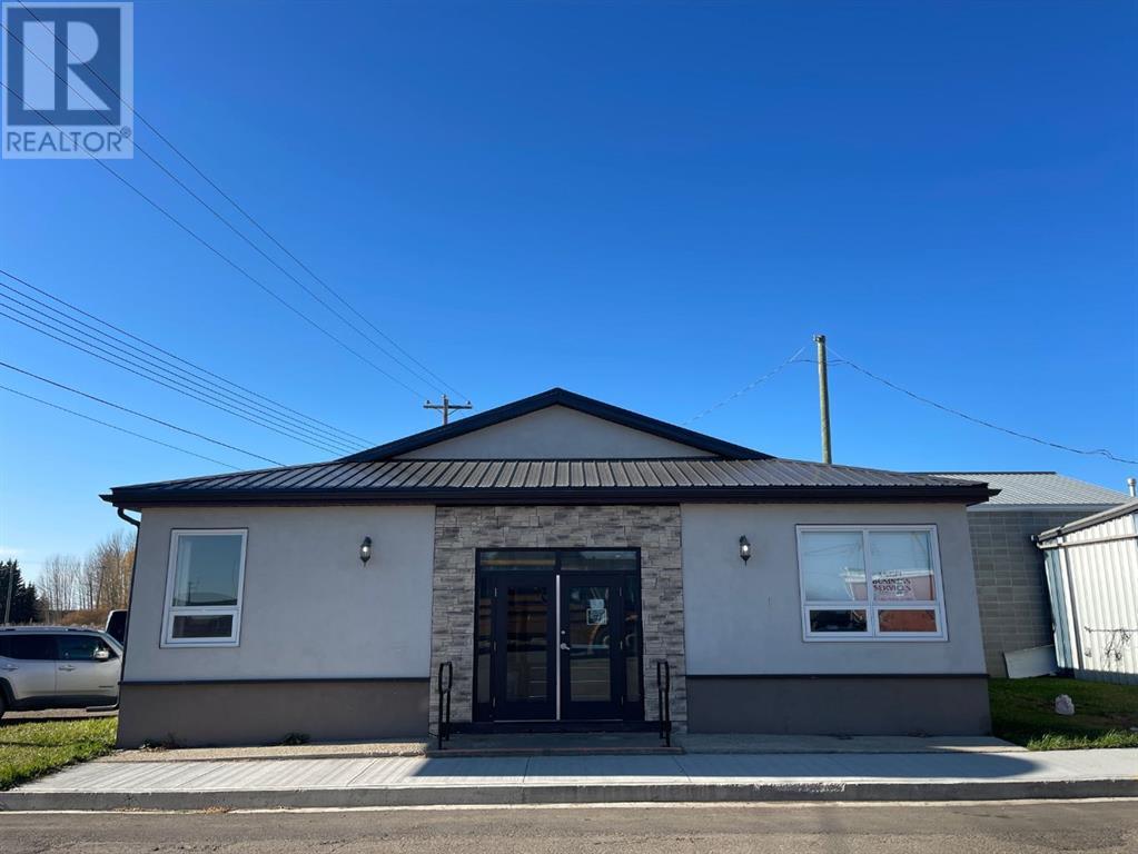 For lease 5001, 49th Street, High Prairie, Alberta T0G1E0 A2087478