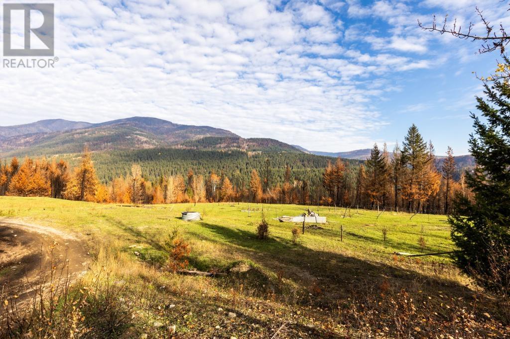 For sale 8767 HOLDING RD, Adams Lake, British Columbia V0E1M0 175633