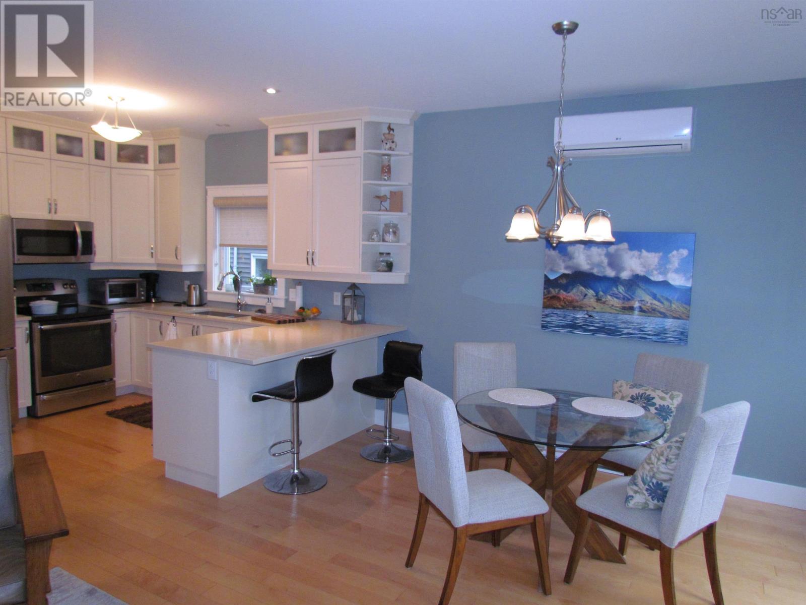 16 Eastview Drive, Halifax, Nova Scotia B3P1E6 REALTOR.ca