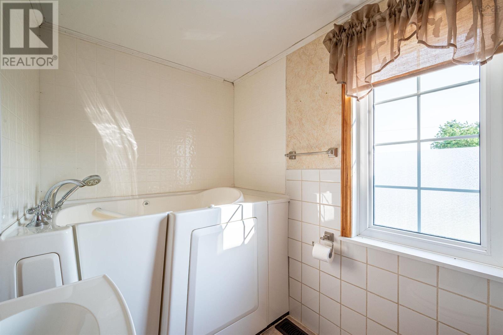 For sale 1706 West Jeddore Road, West Jeddore, Nova Scotia B0J1P0