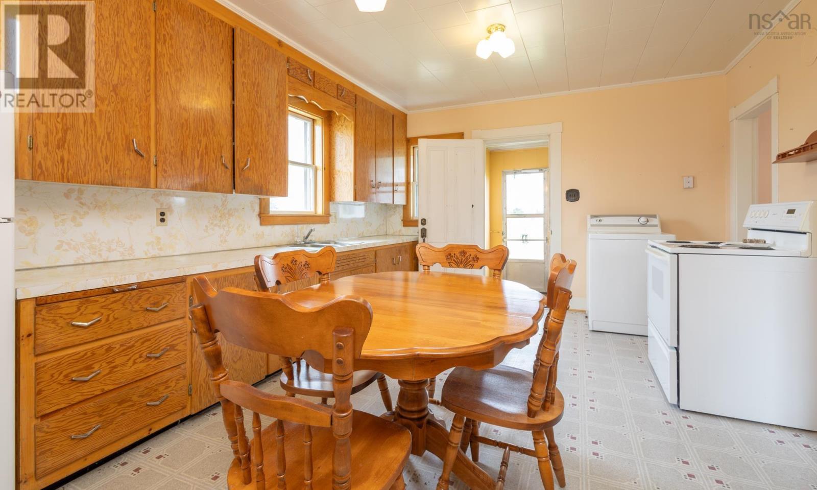 For sale 21 Sams Road, West Pubnico, Nova Scotia B0W3S0 202320154