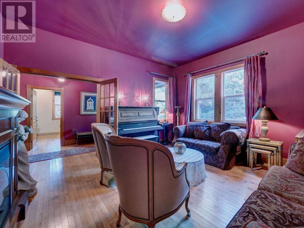 For sale 3173 MOSSY ROCK ROAD, Roberts Creek, British Columbia V0N2W2