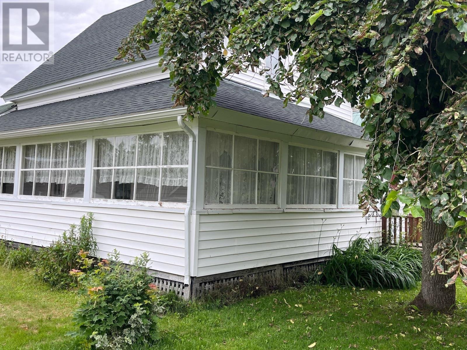 For sale 63 Maple Avenue, Bass River, Nova Scotia B0M1B0 202322374