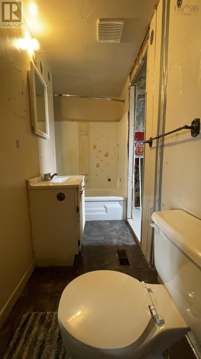 For sale 6674 Highway 101, Gilberts Cove, Nova Scotia B0W2R0