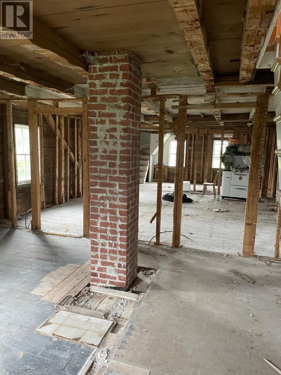 For sale 28 Frank Road, West Pubnico, Nova Scotia B0W3S0 202319390