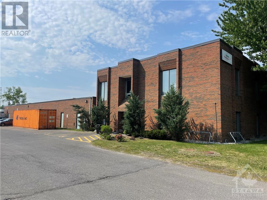 For lease: 2060 WALKLEY ROAD, Ottawa, Ontario K1G3P5 - 1368831 | REALTOR.ca