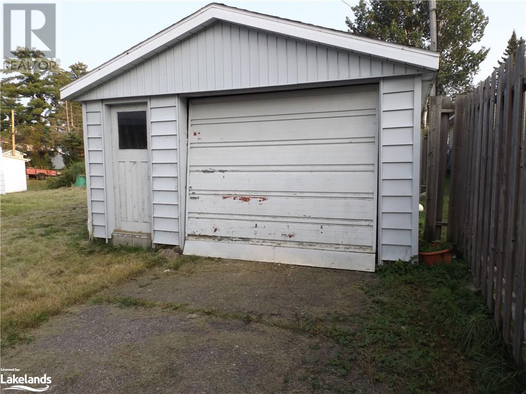 For sale 11 LAURENTIAN Street, Deep River, Ontario K0J1P0 40503318