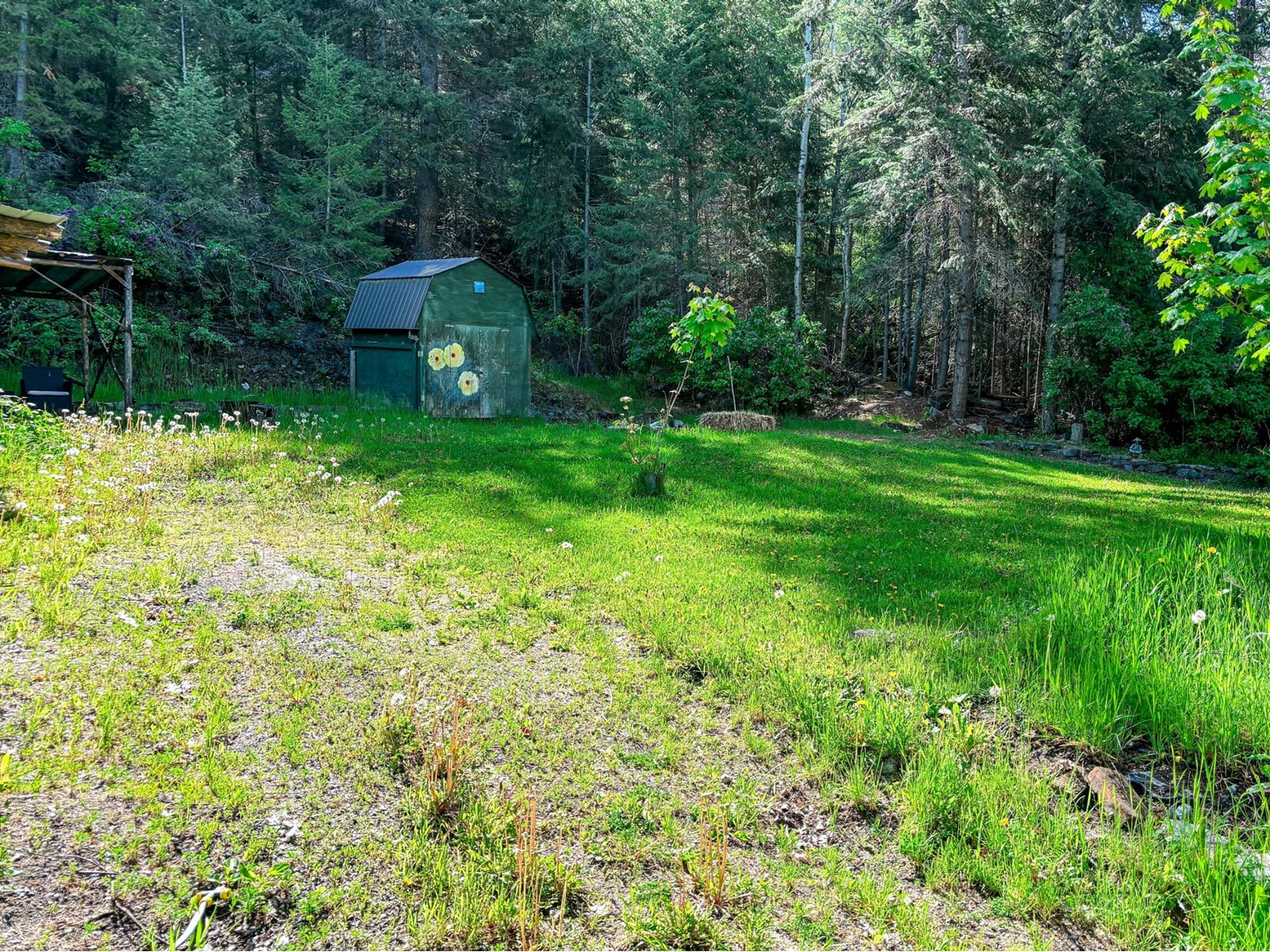 For sale 9338 HALF MOON AVE, Moyie, British Columbia V0B2A0 2474032