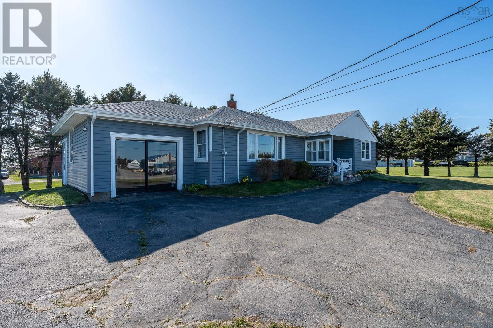 For sale 4903 Highway 1, Salmon River, Nova Scotia B0W2Y0 202323889