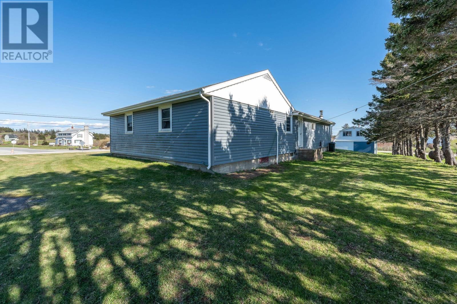 For sale 4903 Highway 1, Salmon River, Nova Scotia B0W2Y0 202323889