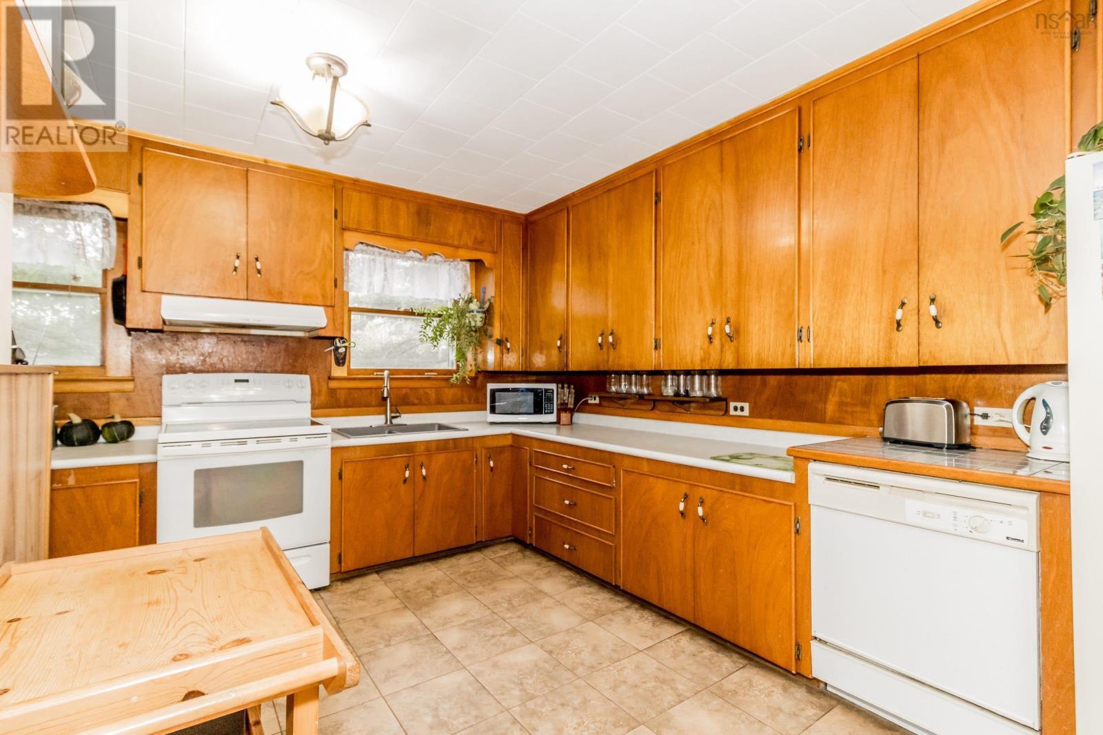 For sale 13995 Highway 1, Wilmot, Nova Scotia B0P1W0 202321920 REALTOR.ca