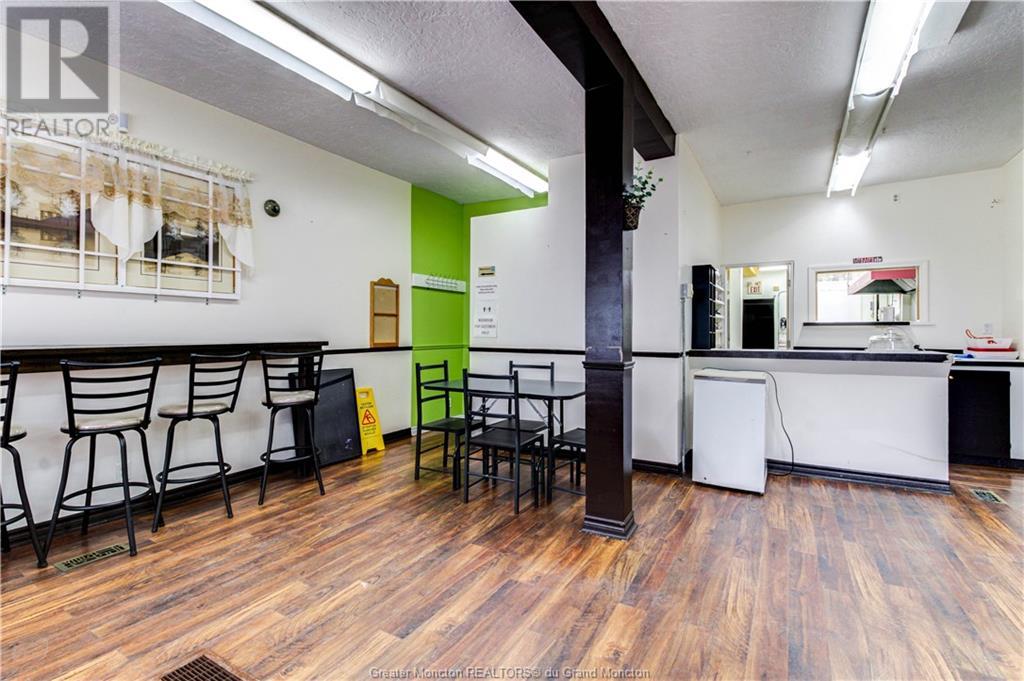 For sale 5153 Main ST, Petitcodiac, New Brunswick E4Z4L9 M156231