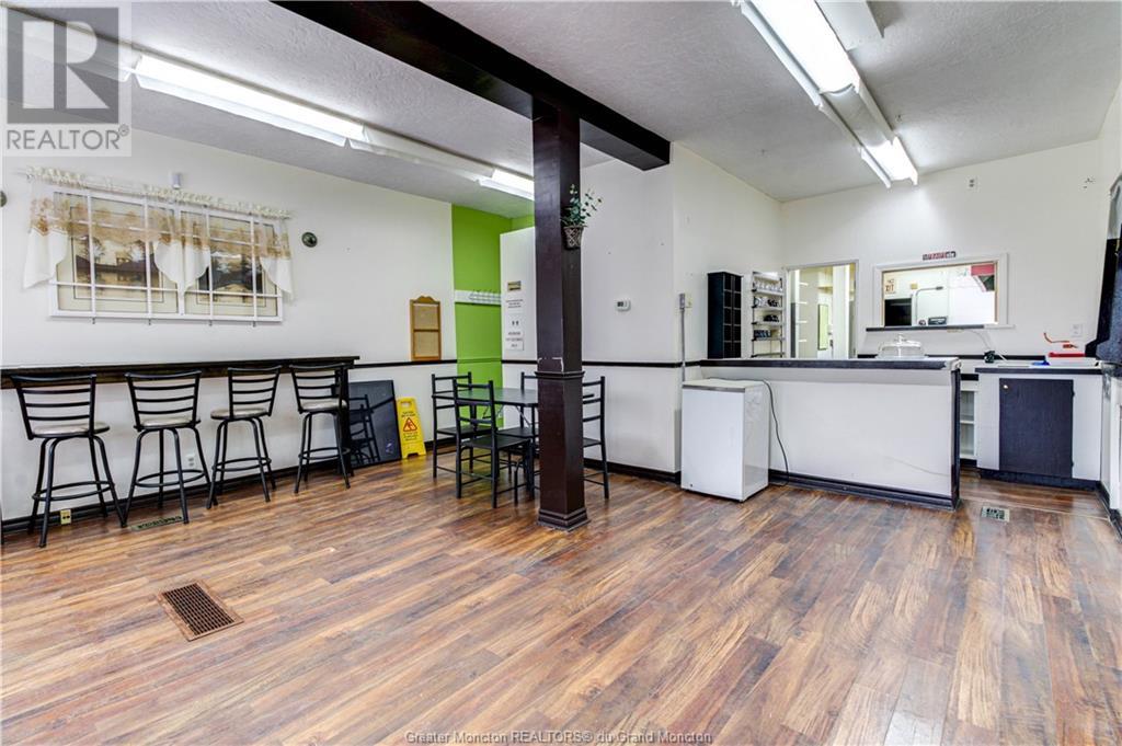 For sale 5153 Main ST, Petitcodiac, New Brunswick E4Z4L9 M156231