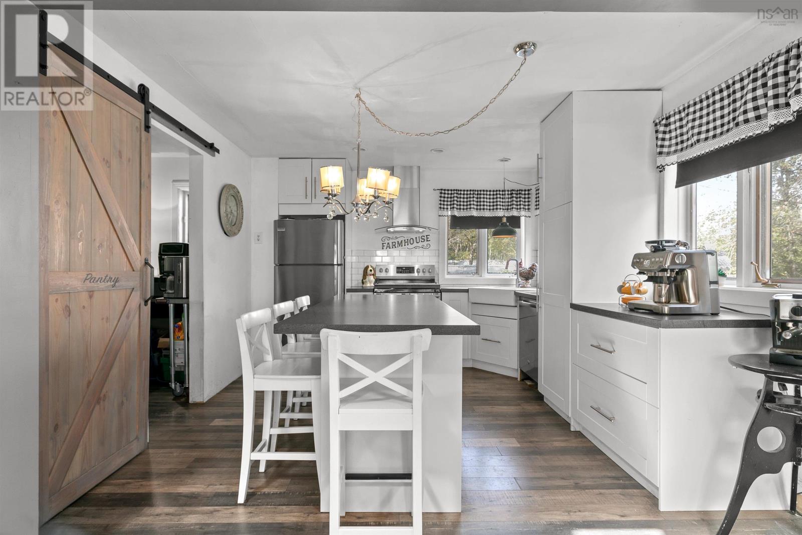 For sale 406 Lakeview Avenue, Middle Sackville, Nova Scotia B4E3B6