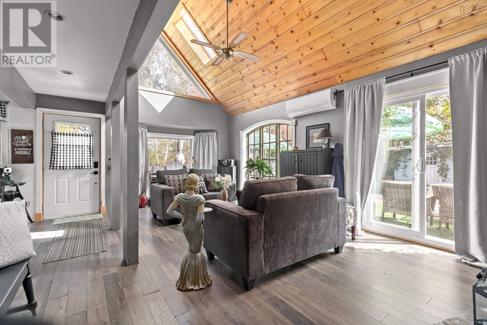 For sale 406 Lakeview Avenue, Middle Sackville, Nova Scotia B4E3B6