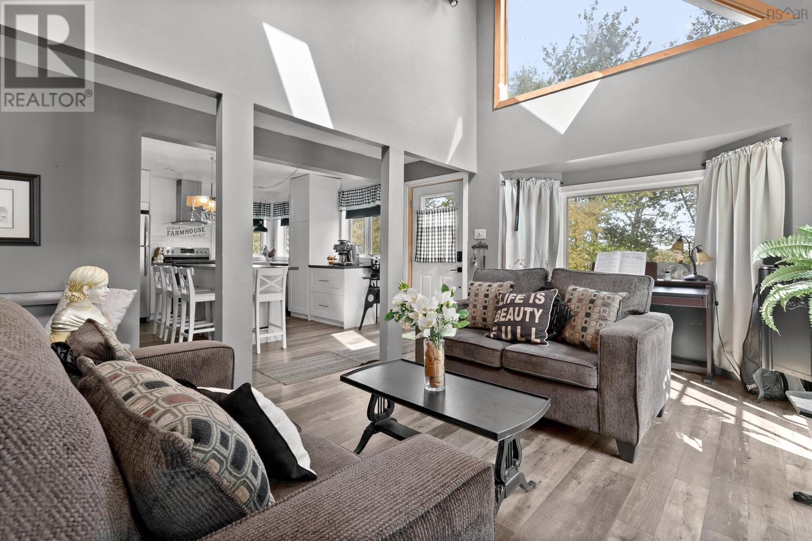 For sale 406 Lakeview Avenue, Middle Sackville, Nova Scotia B4E3B6