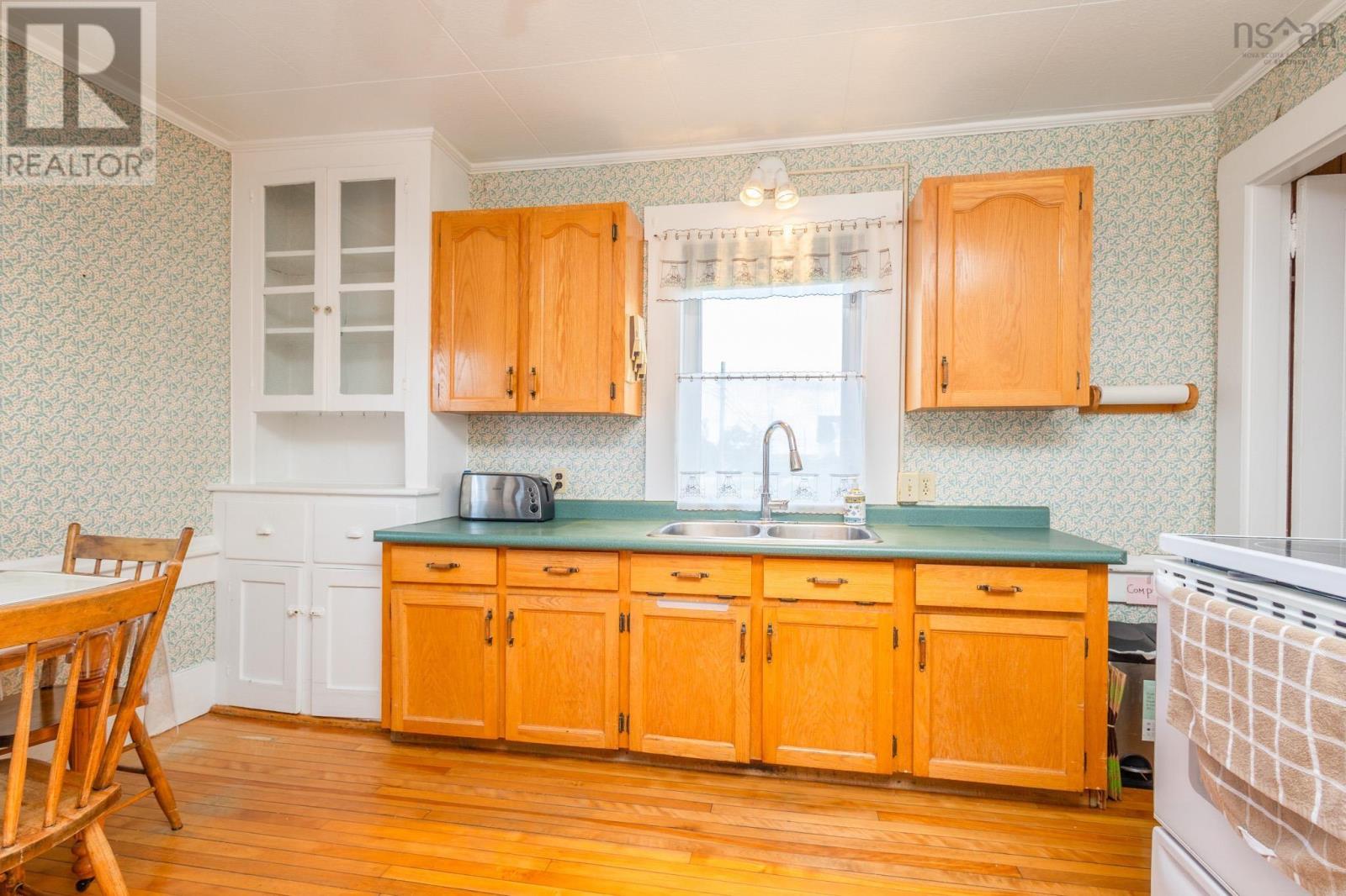 For sale 637 Highway 335, West Pubnico, Nova Scotia B0W3S0 202318646