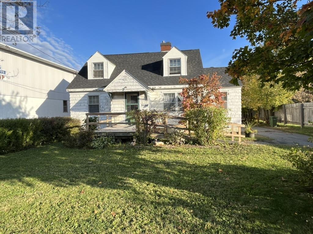 For sale 9031 Commercial Street, New Minas, Nova Scotia B4N3E6