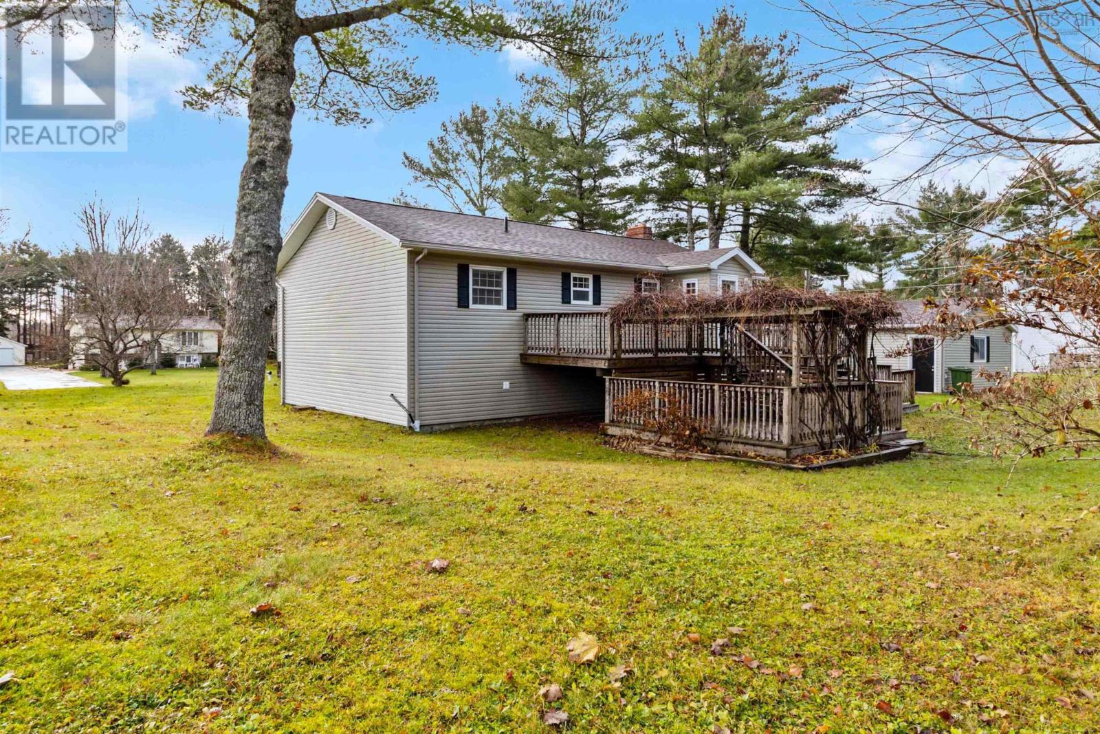 For sale 60 WINDWARD Avenue, Spectacle Lakes, Nova Scotia B0J2C0